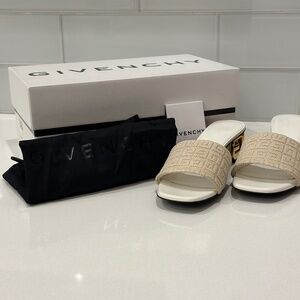 Givenchy Monogram Cotton G Cube-Heel Mule Sandals. (BRAND NEW)